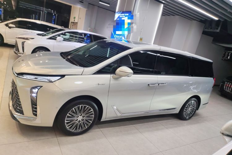 Used Buick GL8 New Energy 2024 Lu Zun Luxury Edition 7-Seater
