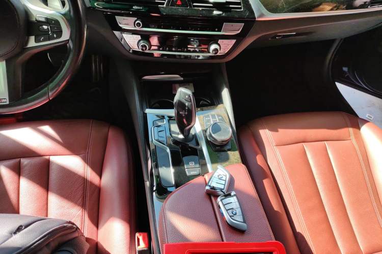 Used BMW 5 Series 2019 530Li Leading Model M Sport Package
