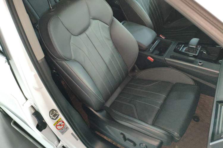 Used Audi Q5L 2022 40T Luxury Dynamic Model
