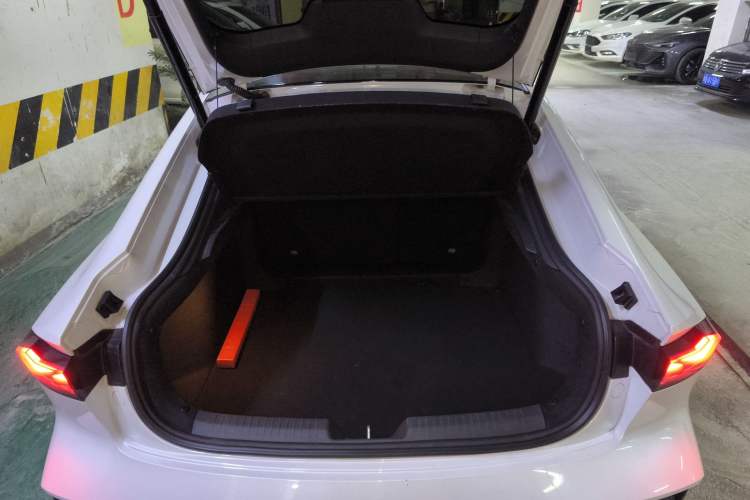 Used Changan UNI-V 2022 1.5T Prestige Version