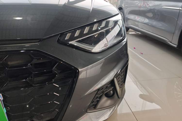 Used Audi A4L 2022 40 TFSI Luxury Dynamic Model
