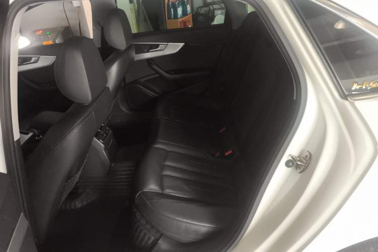 Used Audi A4L 2019 40 TFSI Fashion Edition China VI Emission Standard
