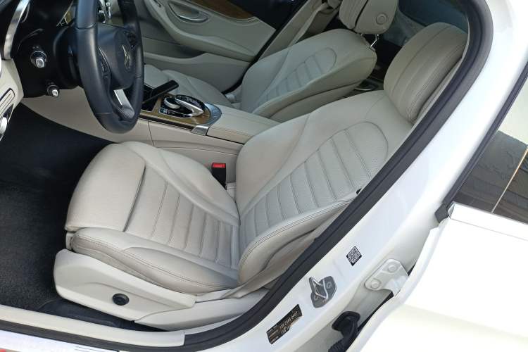 Used Mercedes-Benz C-Class 2016 C 200 L
