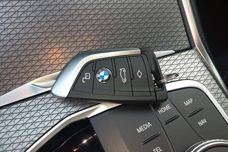 Used BMW i3 2023 eDrive 40 L Midnight Edition
