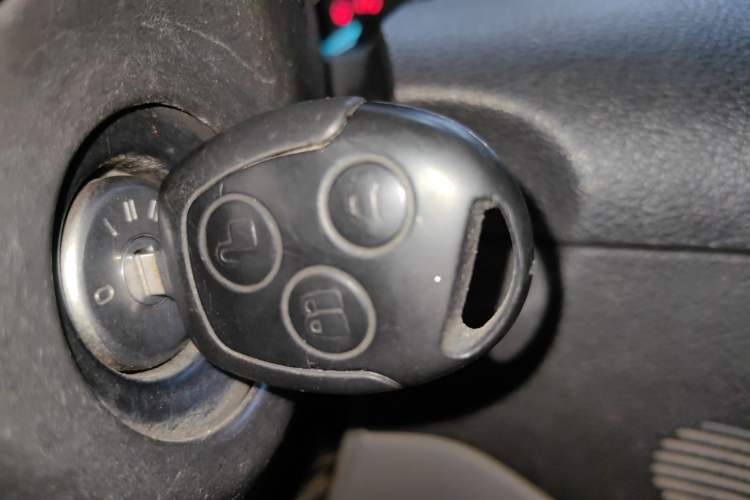 Used Ford Transit 2017 2.0T Diesel Multi-Purpose Commercial Vehicle Short Wheelbase Low Roof China V Standard