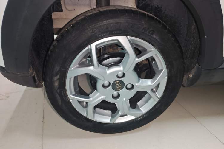 Used Geely Auto Vision X1 2017 1.3L Automatic Fun Edition
