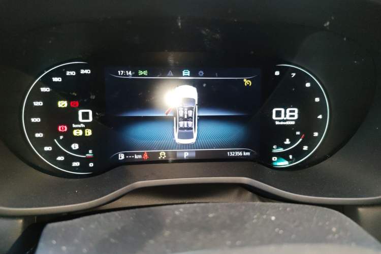 Used Roewe i5 2020 1.5L Automatic 4G Connect Luxury Flagship Edition
