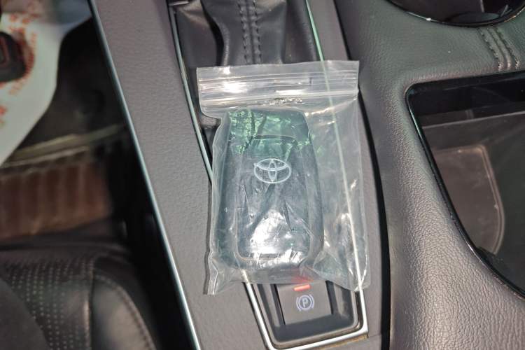 Used Toyota Avalon 2019 2.0L Luxury Edition China VI Standard
