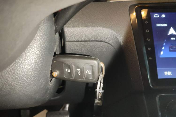 Used Volkswagen Santana 2015 1.6L Automatic Comfort Edition
