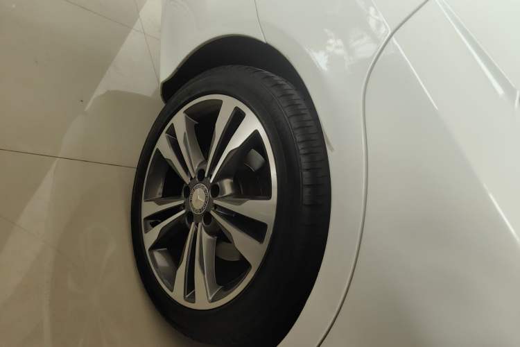 Used Mercedes-Benz E-Class 2015 Facelift E 200 L Sport Edition
