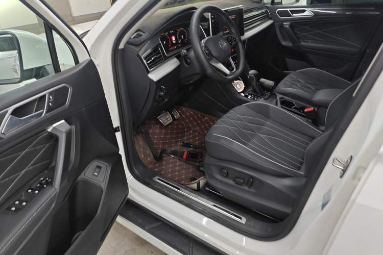 Used Volkswagen Tiguan L 2022 330TSI Automatic Two-Wheel Drive R-Line Enhanced Edition
