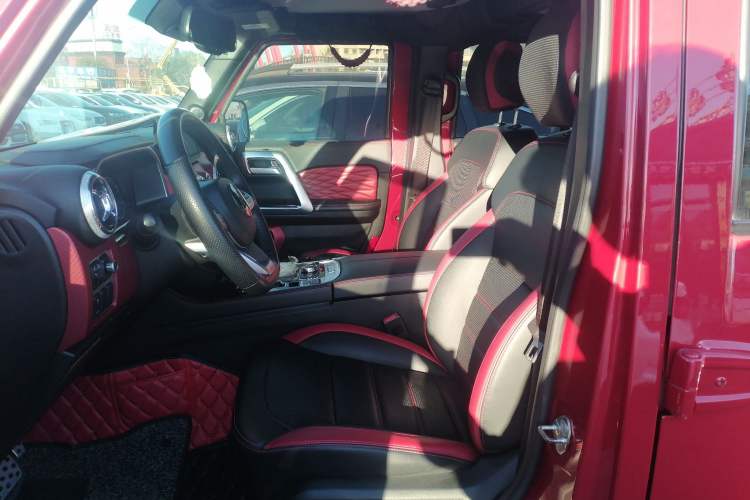 Used Beijing Auto BJ40 2018 PLUS 2.3T Automatic Four-Wheel Drive Flagship Version China V Emission Standard
