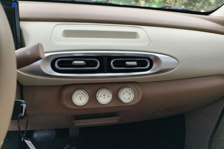 Used Wuling Hongguang MINIEV 2025 Four-Door Version Advanced Edition
