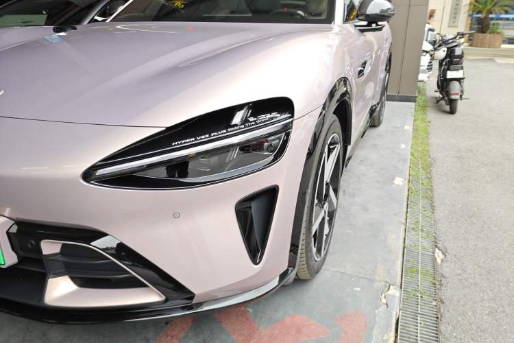 Used  YU7 2025 Ultra-Long Range High-Performance All-Wheel-Drive Max Edition