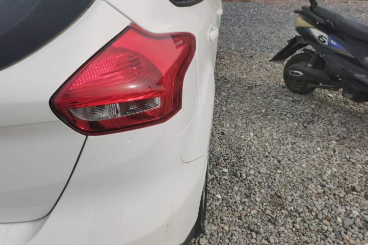 Used Ford Focus 2018 Hatchback Classic 1.6L Manual Fashion Edition SmartDrive Version
