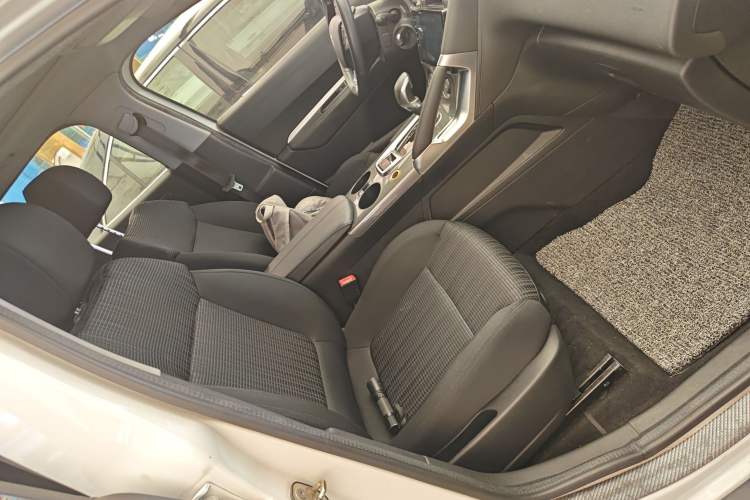 Used Peugeot 3008 2018 2.0L Automatic Classic Edition
