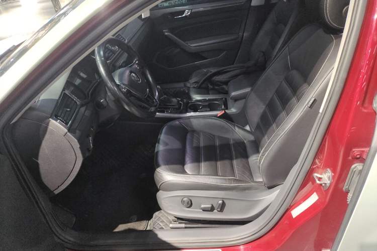 Used Volkswagen Passat 2016 330TSI DSG Luxury Edition
