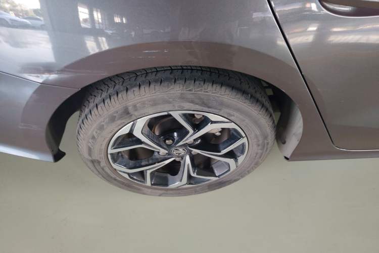 Used MG 5 2021 180 DVVT Manual Youth Luxury Edition
