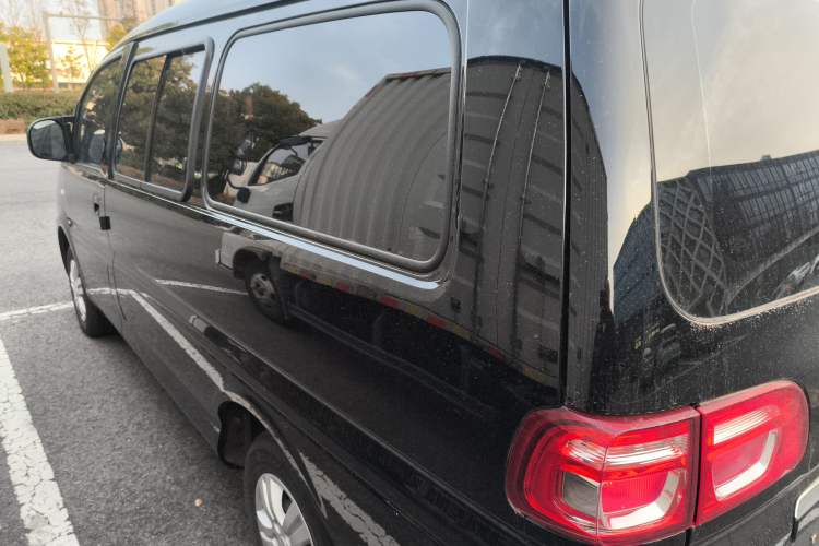 Used FORTHING Lingzhi 2023 M5L 1.6L Base Model 7 Seats