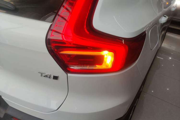 Used Volvo XC40 2022 T4 Four-Wheel Drive Smart & Stylish Edition
