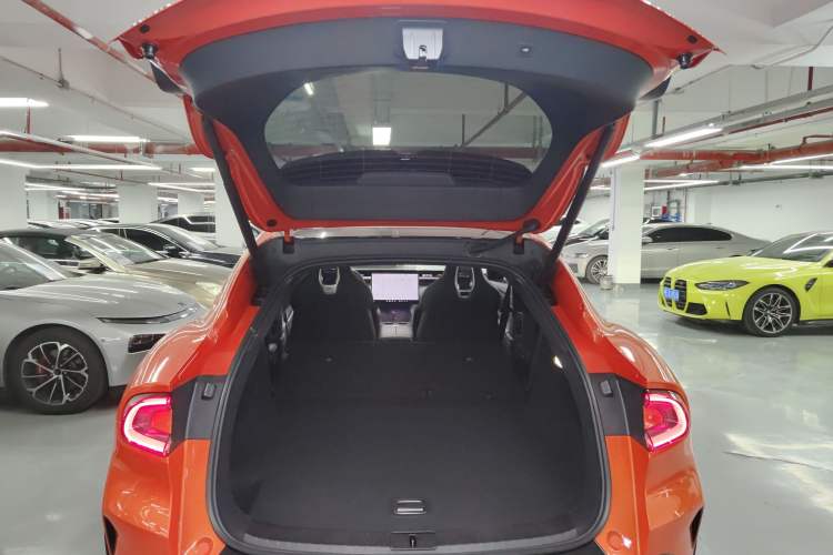 Used  YU7 2025 Ultra-Long Range High-Performance All-Wheel-Drive Max Edition