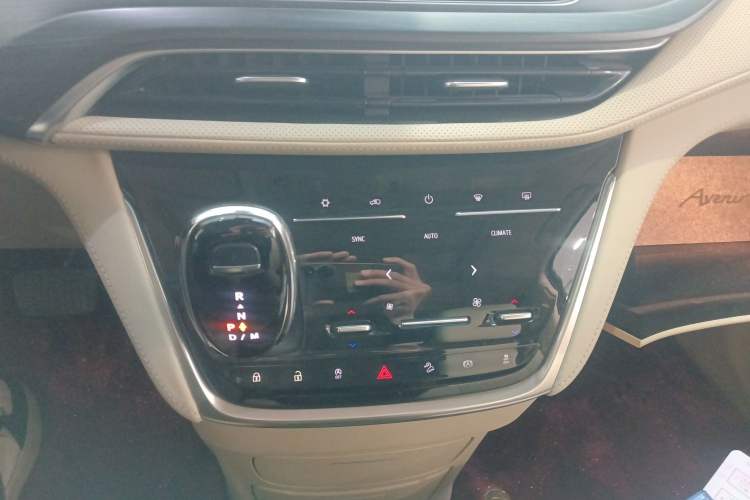 Used Buick GL8 2022 ES Landtrek 653T Flagship Model
