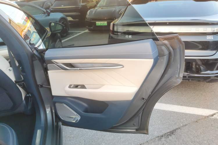 Used Zeekr 001 2021 Ultra-Long Range Dual-Motor YOU Version
