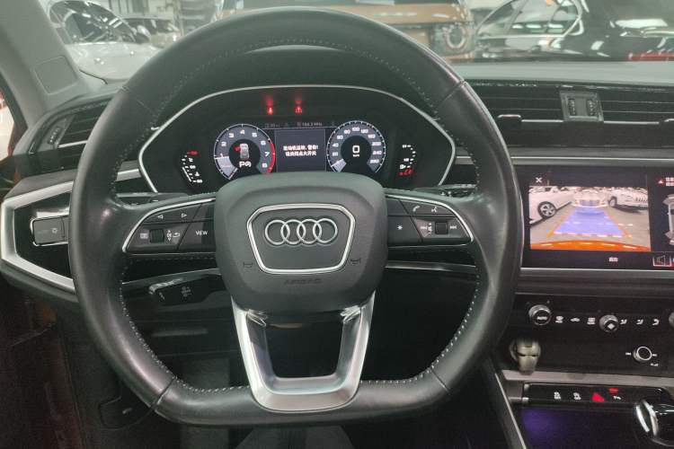 Used Audi Q3 2020 40 TFSI Fashion Dynamic Model
