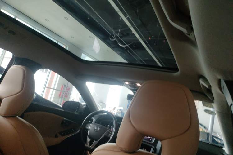 Used Volvo V40 2018 T3 Zhiyi Edition
