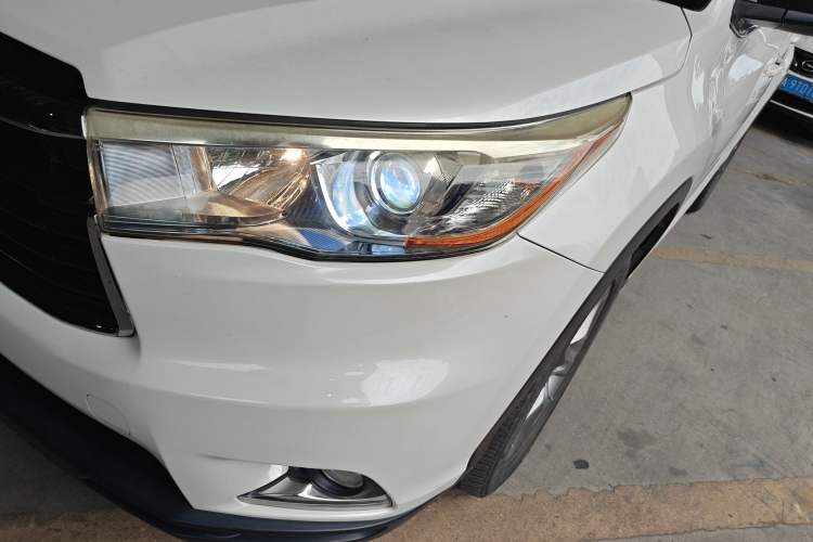 Used Toyota Highlander 2015 2.0T Two-Wheel Drive Luxury Edition 7 Seats
