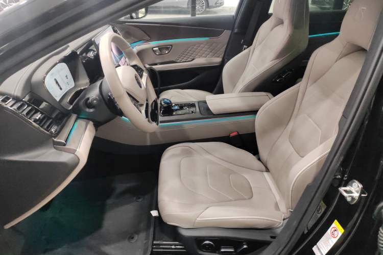 Used BYD Han 2024 EV Glory Edition 610 km All-Wheel Drive "Tian Shen Zhi Jia" Intelligent Driving Model
