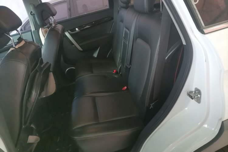 Used Chevrolet Captiva 2015 2.4L 4x4 Flagship Edition 7-Seater
