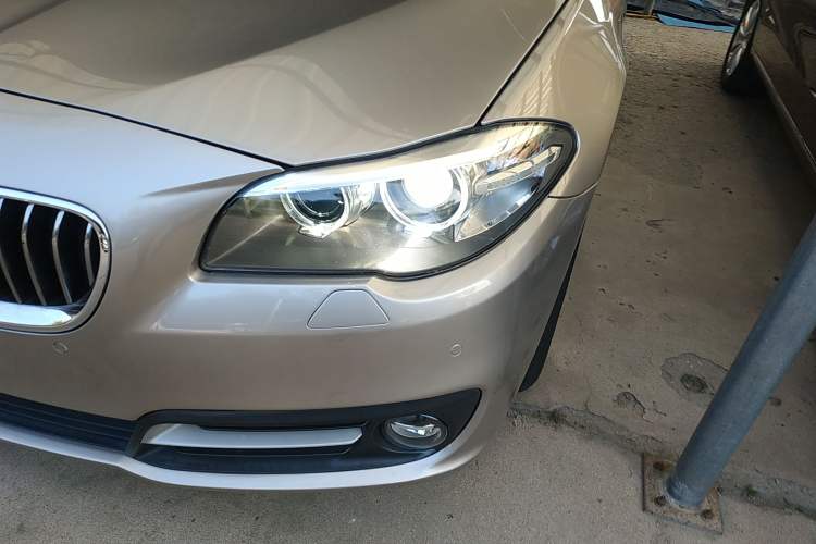 Used BMW 5 Series 2014 520Li Elegant Model
