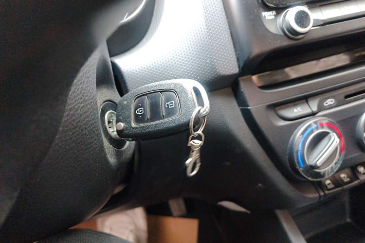 Used Hyundai Verna 2017 1.4L Automatic YueXiang Edition China V-standard