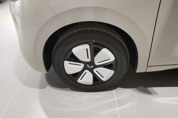 Used Wuling Hongguang MINIEV 2025 Four-Door Version Advanced Edition
