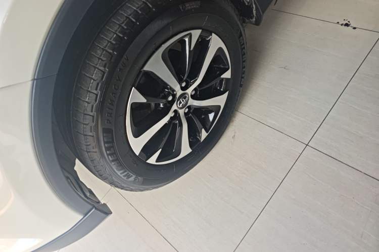 Used Toyota RAV4 2016 2.0L CVT Two-Wheel Drive Fashion Edition China V Standard
