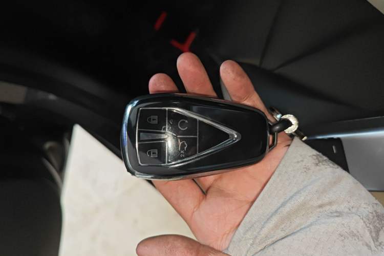 Used Changan UNI-V 2023 1.5T Prestige Model
