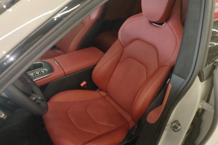 Used  SU7 2024 Four-Wheel Drive Ultra-Long Range Advanced Intelligent Driving Max Edition