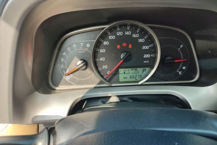 Used Toyota RAV4 2016 2.0L CVT Two-Wheel Drive Fashion Edition China V Standard
