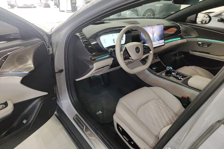 Used BYD Han 2025 EV Intelligent Driving Edition 701KM LiDAR Flagship Model
