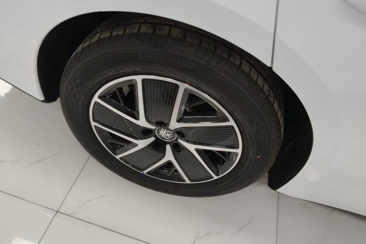 Used BYD Qin L 2025 DM-i Smart Drive 120KM Leading Model
