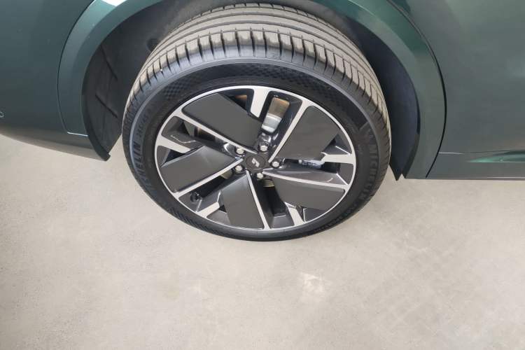 Used Li Auto L8 2025 Ultra Smart Refreshed Edition
