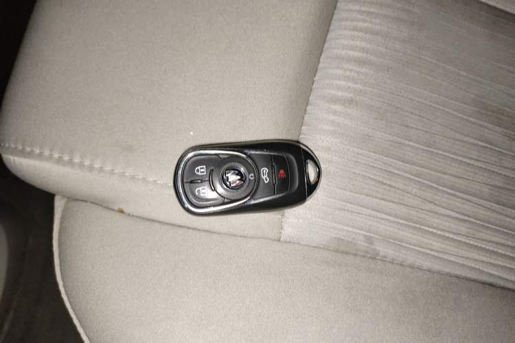 Used Buick GL8 2022 ES Landtrek 653T Comfort Edition