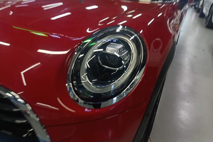 Used  MINI 2019 1.5T COOPER Classic Edition Five-Door Version
