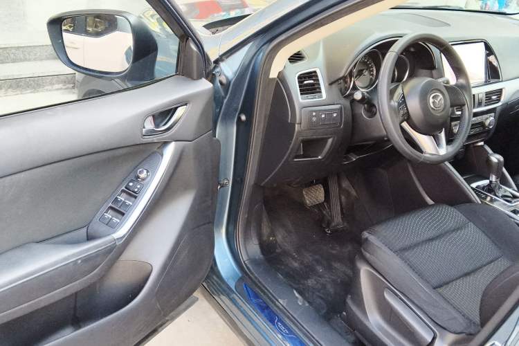 Used Mazda CX-5 2015 2.0L Automatic Two-Wheel Drive Urban Version
