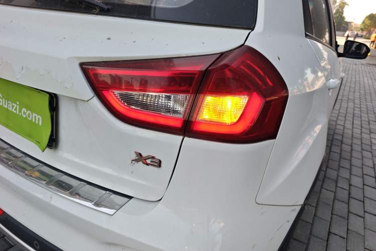 Used Geely Auto Vision X3 2017 1.5L Automatic Elite Model
