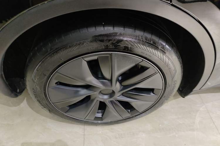 Used Tesla Model Y 2023 Rear-Wheel-Drive Version
