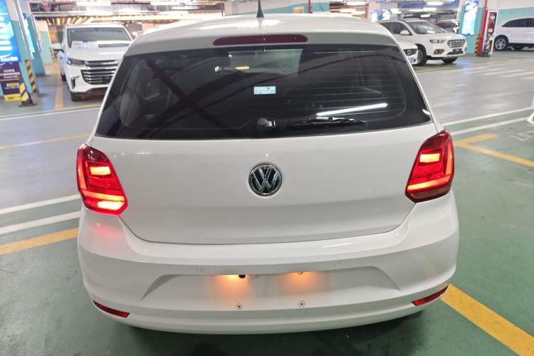 Used Volkswagen Polo 2016 1.6L Automatic Comfort Model
