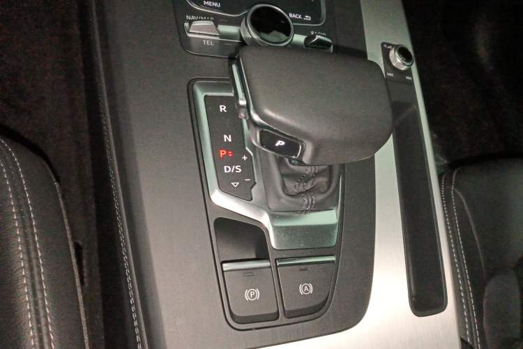 Used Audi Q5L 2020 Updated 40 TFSI Prestige Fashion Edition
