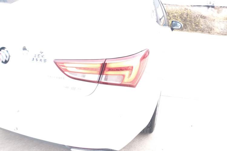 Used Buick Verano 2019 Sedan 20T Dual-Clutch Leading Model